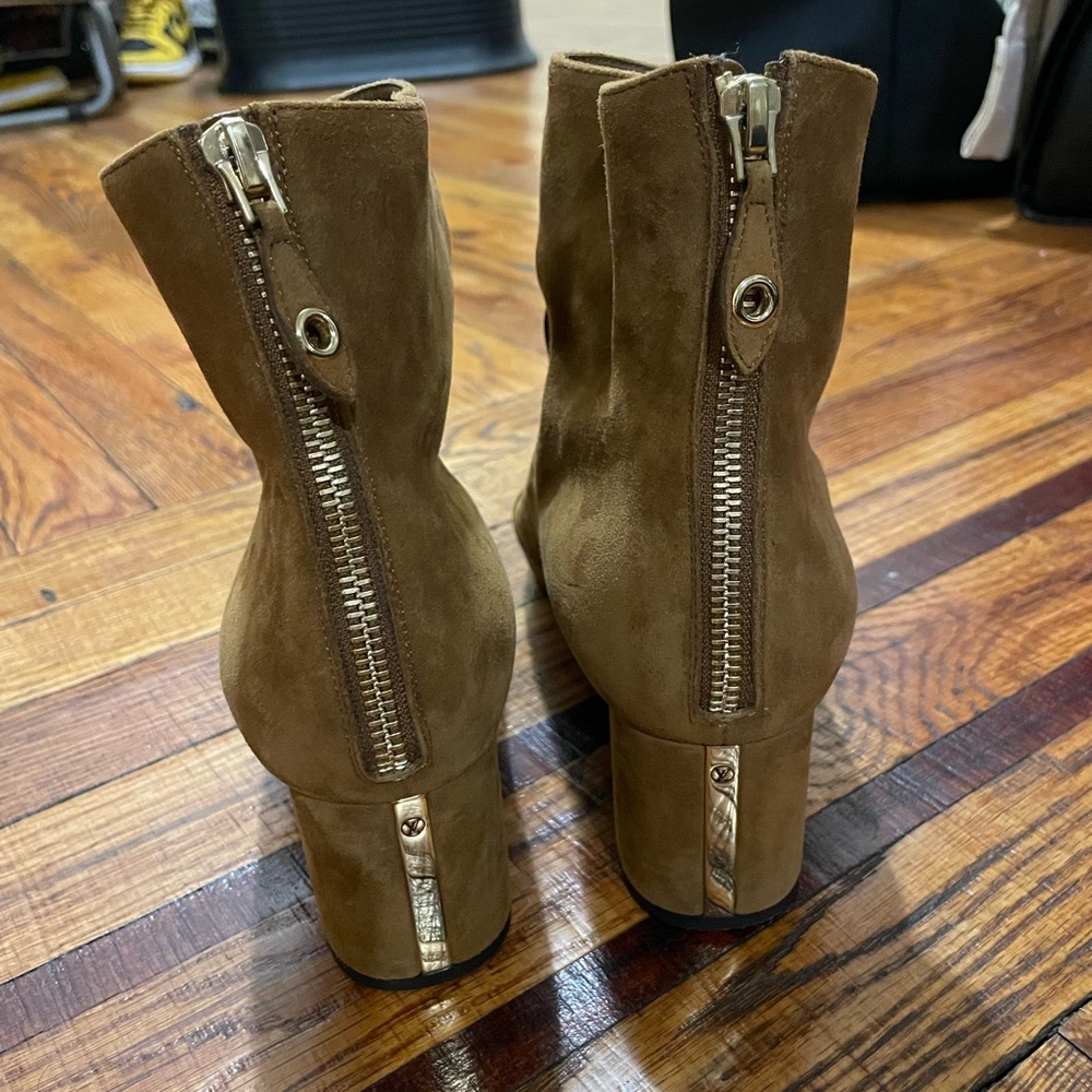 Louis Vuitton Camel Suede Booties - Picture 6 of 7